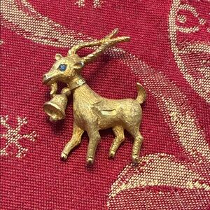 Mamselle Gold Reindeer pin